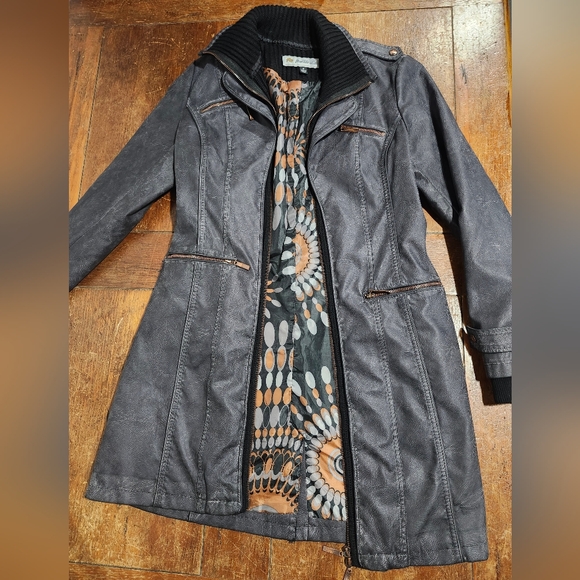 Montana Co Faux Black Distressed leather Long Coat Size small Women's - Picture 7 of 13